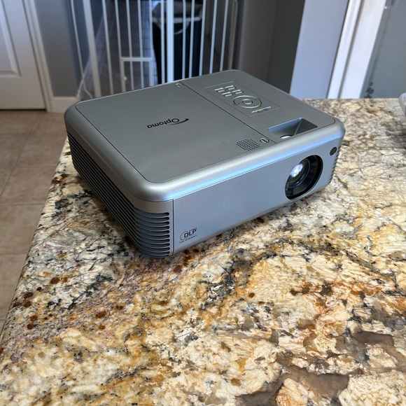 Gray Projector - Picture 1 of 7